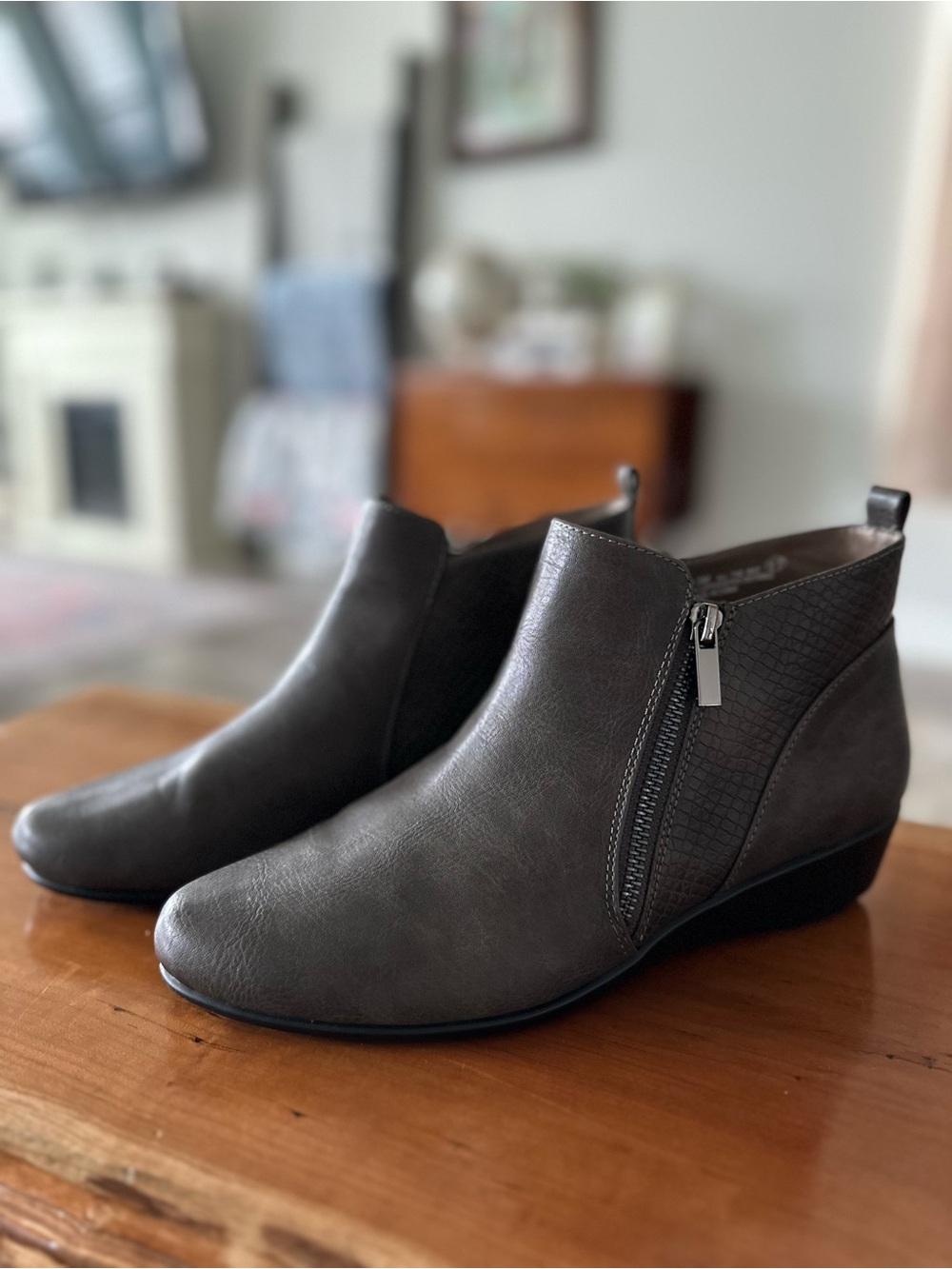 AEROSOLES Charcoal Gray Side-Zip Ankle Bootie